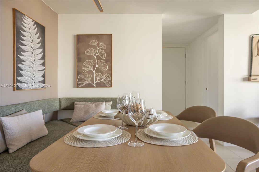 В аренду: $5,500 (2 спален, 2 ванн, 907 Квадратных фут)
