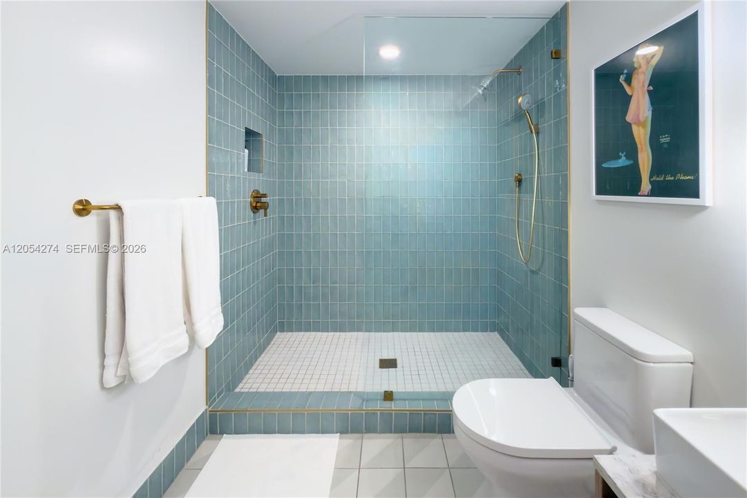 В аренду: $5,500 (2 спален, 2 ванн, 907 Квадратных фут)