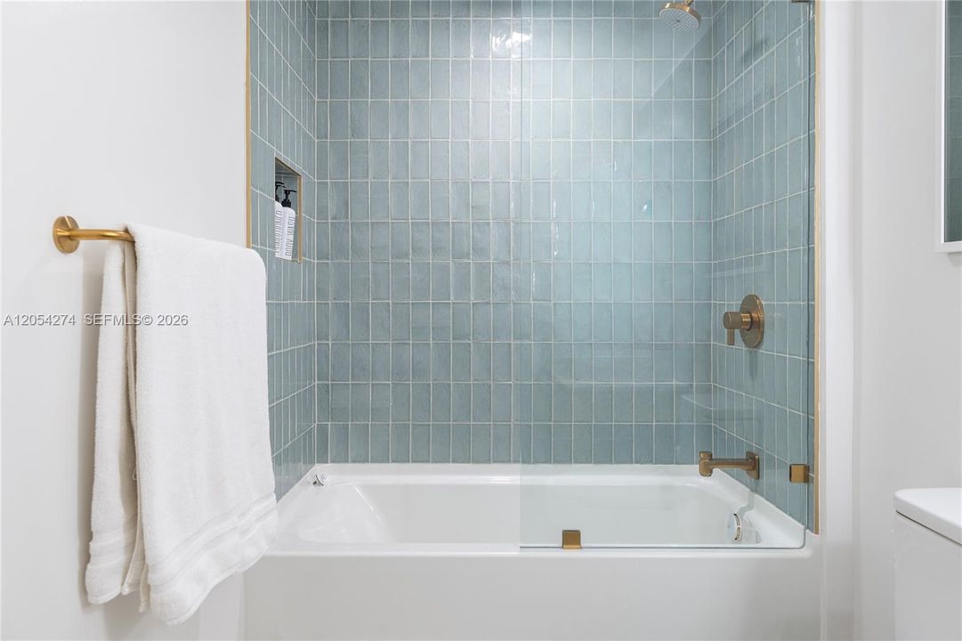 В аренду: $5,500 (2 спален, 2 ванн, 907 Квадратных фут)