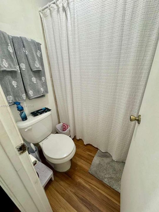 For Rent: $1,950 (2 beds, 2 baths, 900 Square Feet)