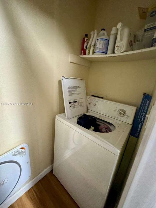 For Rent: $1,950 (2 beds, 2 baths, 900 Square Feet)