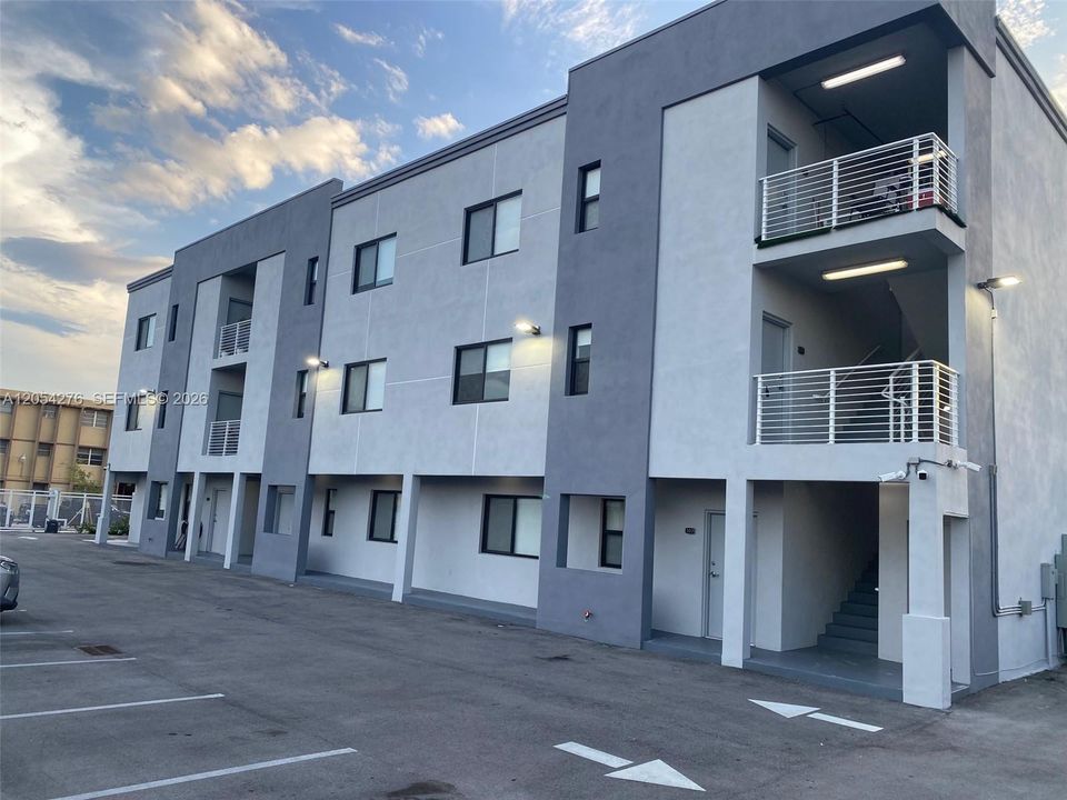 В аренду: $2,650 (3 спален, 2 ванн, 1240 Квадратных фут)