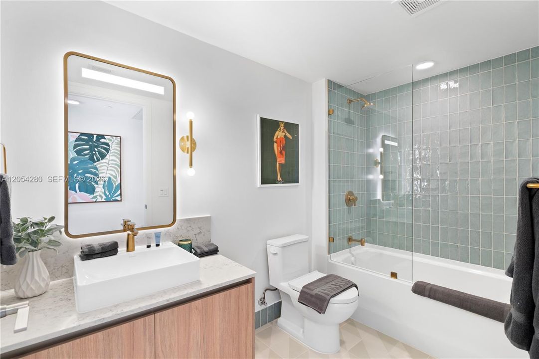 For Sale: $1,225,000 (3 beds, 2 baths, 1246 Square Feet)