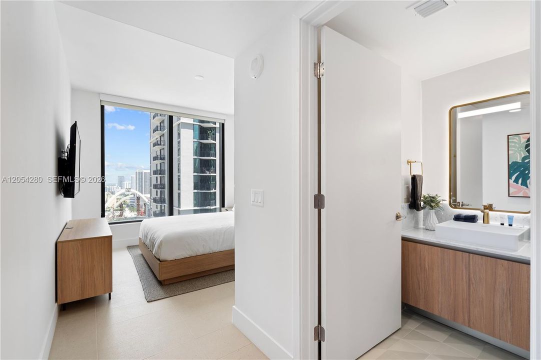 For Sale: $1,225,000 (3 beds, 2 baths, 1246 Square Feet)