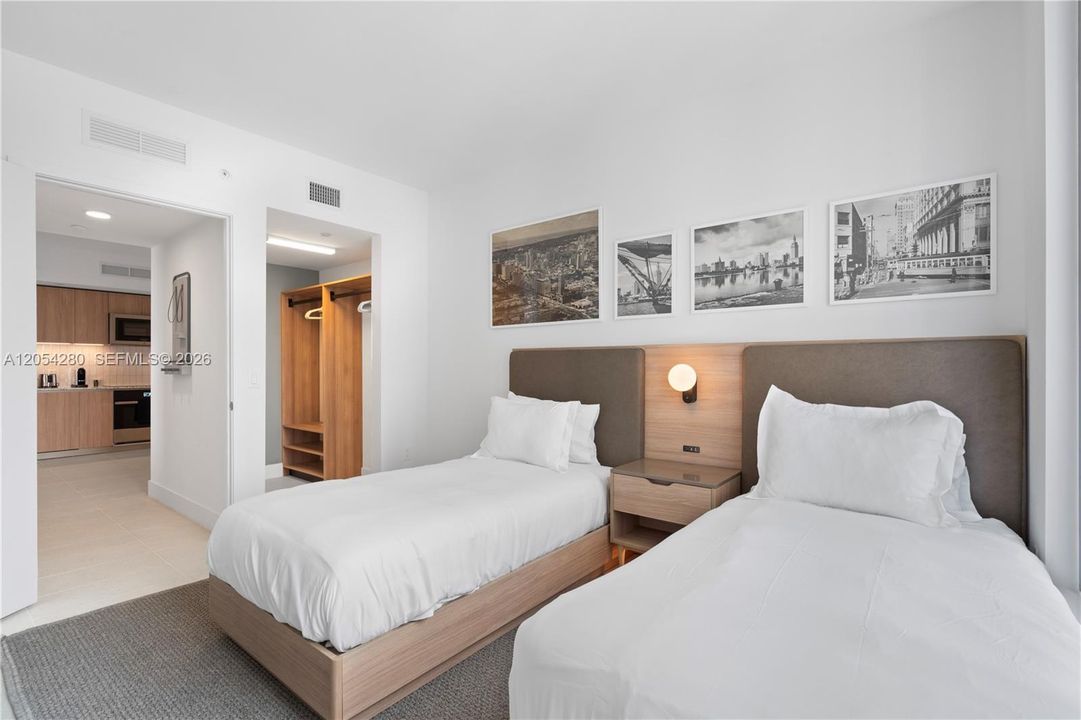 For Sale: $1,225,000 (3 beds, 2 baths, 1246 Square Feet)