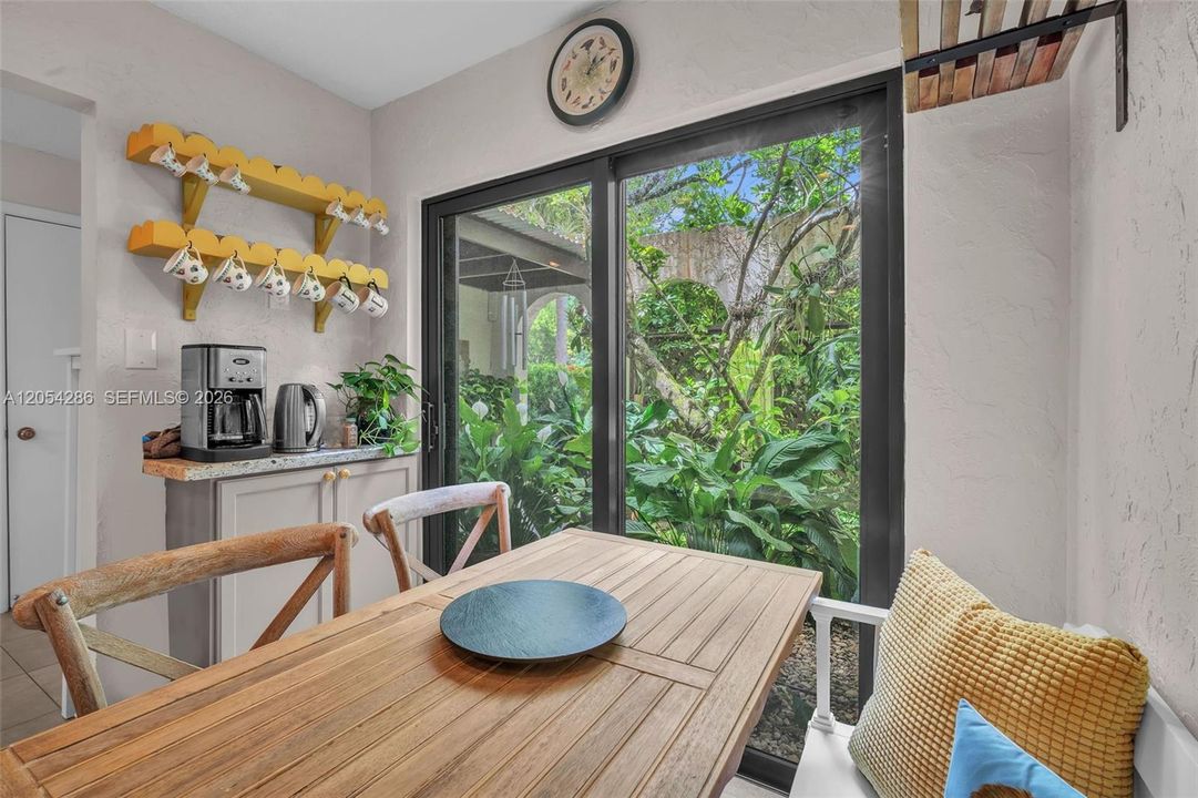 For Sale: $359,000 (2 beds, 2 baths, 1426 Square Feet)