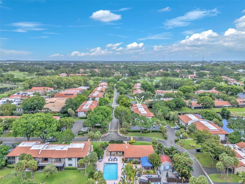 For Sale: $359,000 (2 beds, 2 baths, 1426 Square Feet)