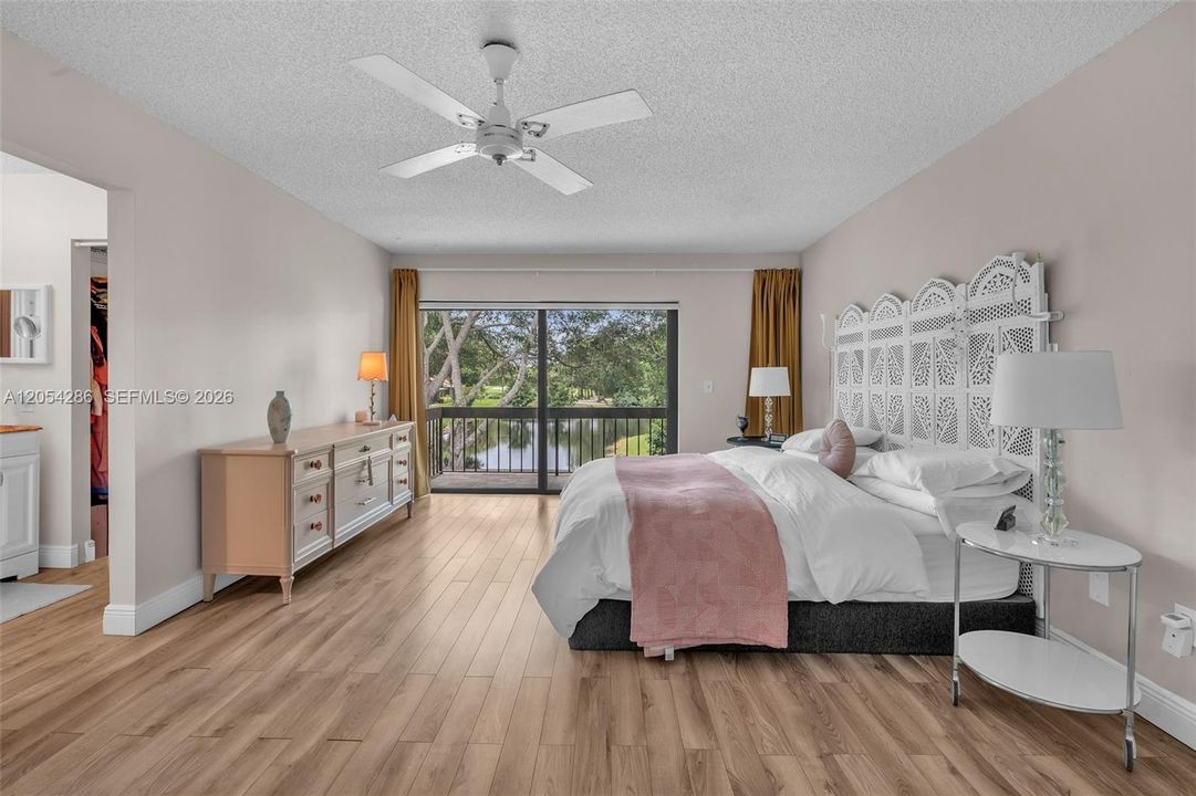 For Sale: $359,000 (2 beds, 2 baths, 1426 Square Feet)