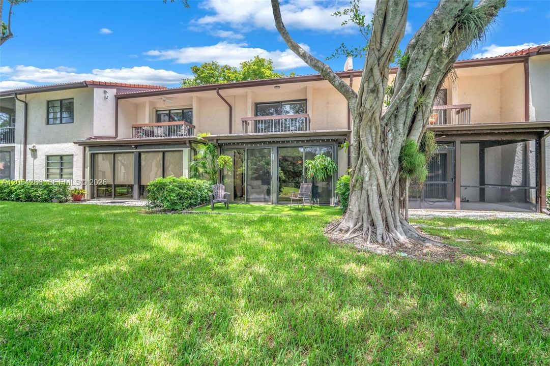 For Sale: $359,000 (2 beds, 2 baths, 1426 Square Feet)