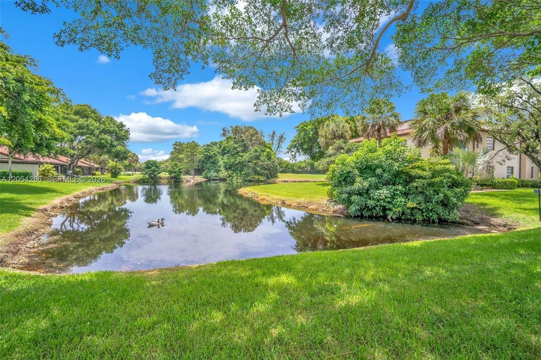 For Sale: $359,000 (2 beds, 2 baths, 1426 Square Feet)