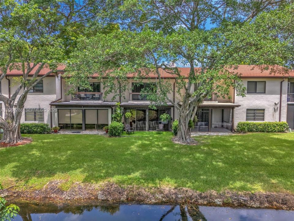 For Sale: $359,000 (2 beds, 2 baths, 1426 Square Feet)