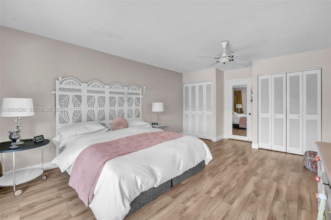 For Sale: $359,000 (2 beds, 2 baths, 1426 Square Feet)