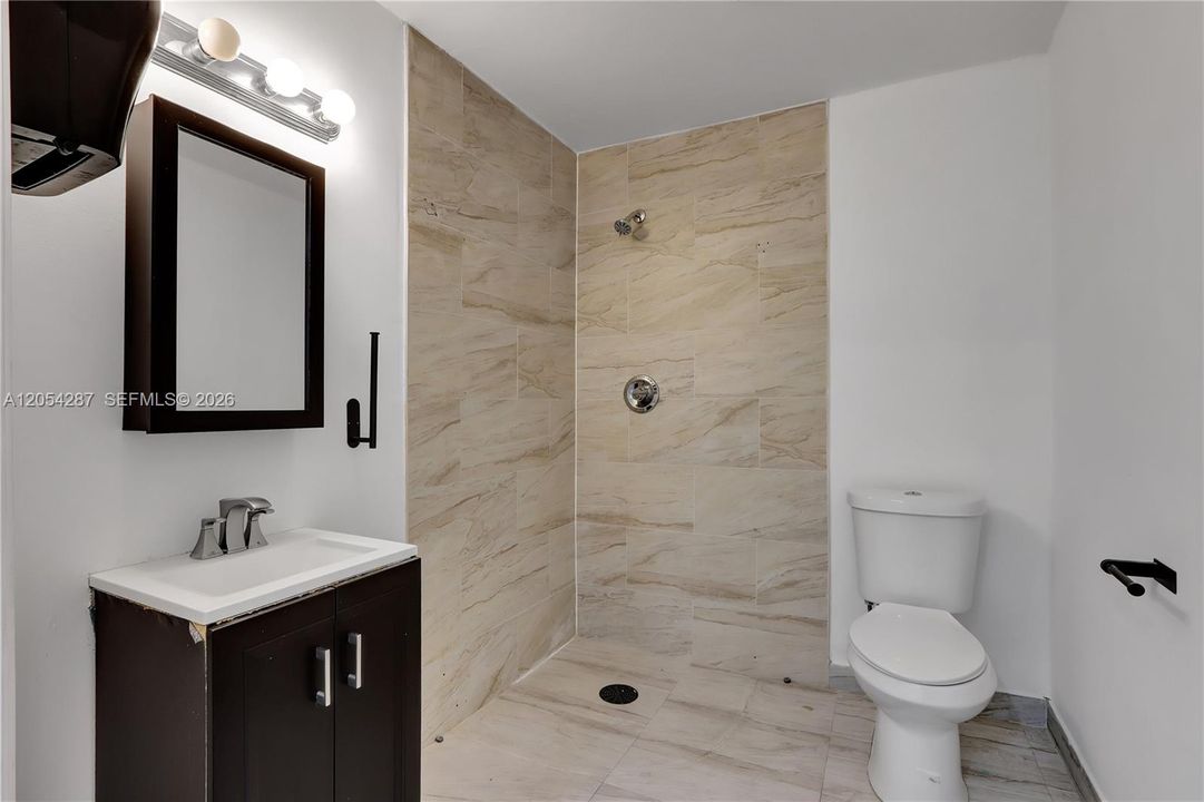 В аренду: $2,350 (0 спален, 0 ванн, 0 Квадратных фут)