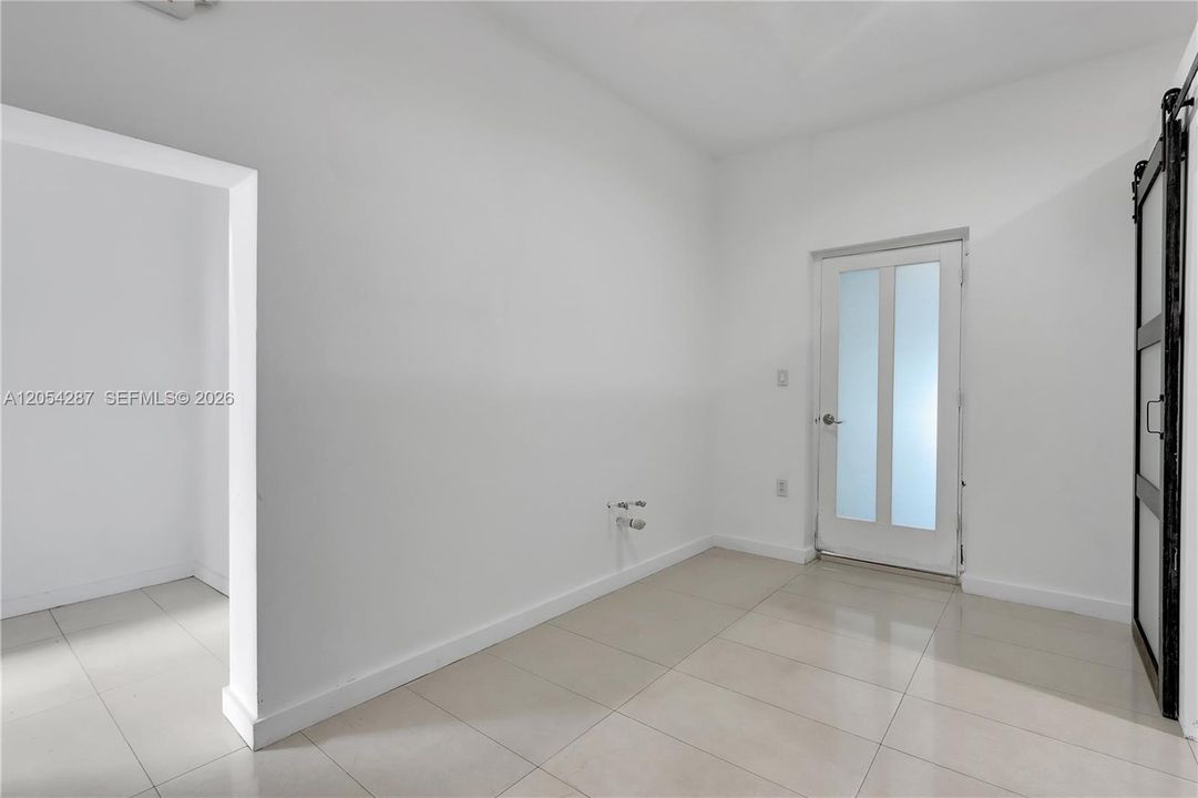 В аренду: $2,350 (0 спален, 0 ванн, 0 Квадратных фут)