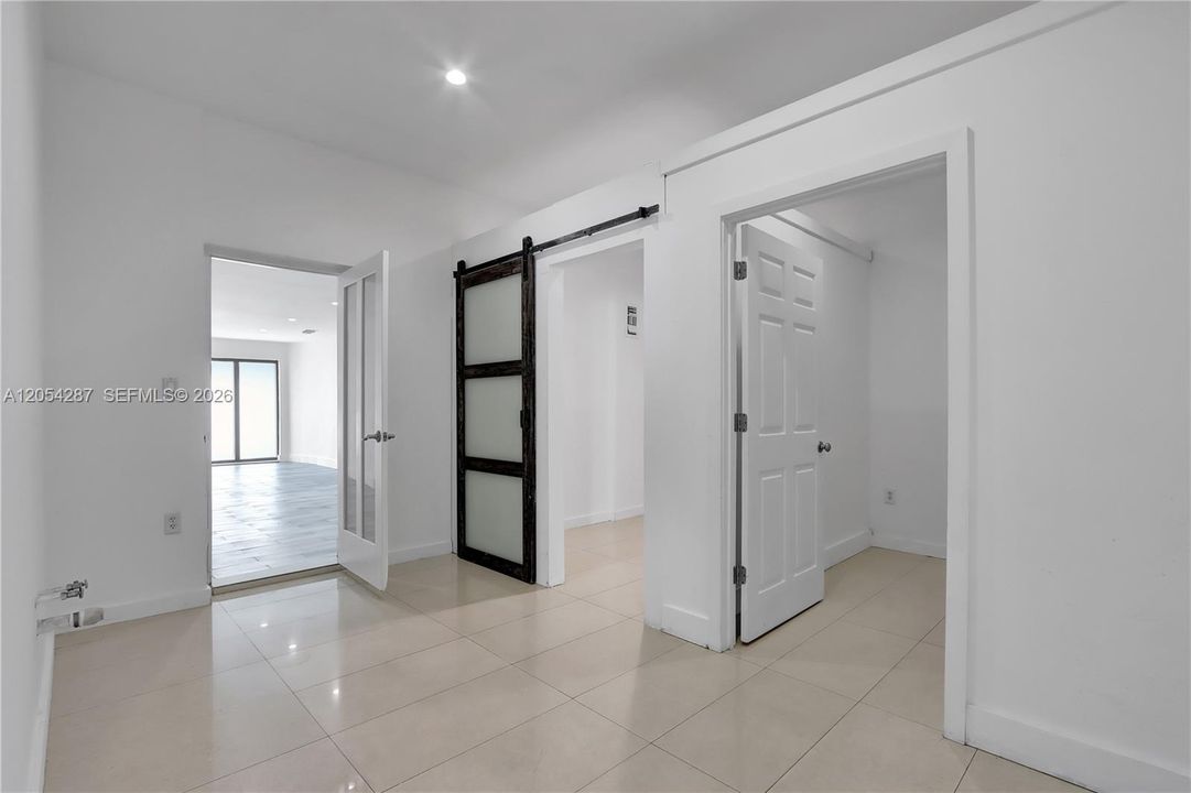 В аренду: $2,350 (0 спален, 0 ванн, 0 Квадратных фут)