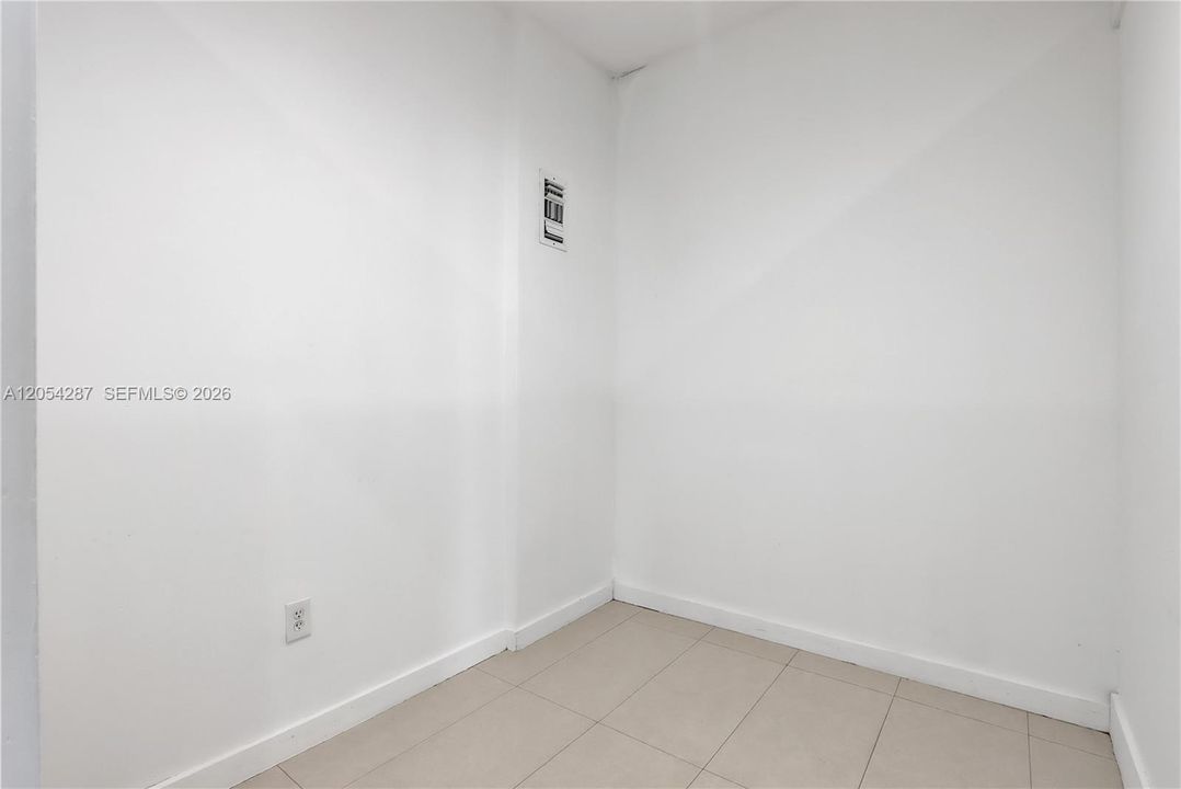 В аренду: $2,350 (0 спален, 0 ванн, 0 Квадратных фут)