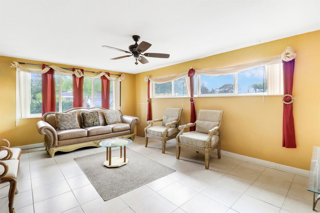 FLORIDA ROOM