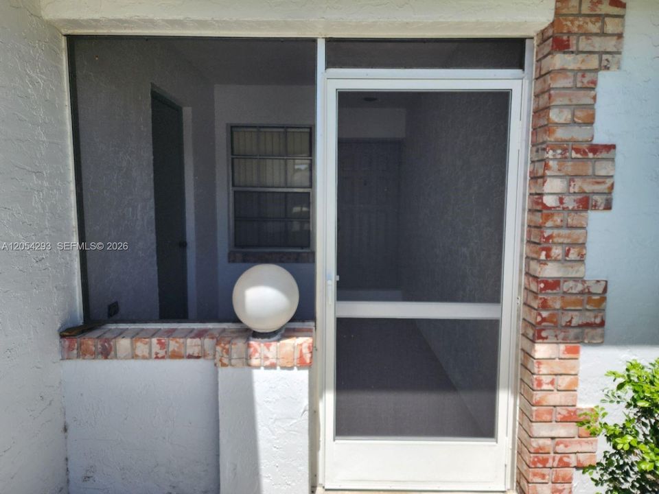 На продажу: $349,900 (2 спален, 2 ванн, 1188 Квадратных фут)