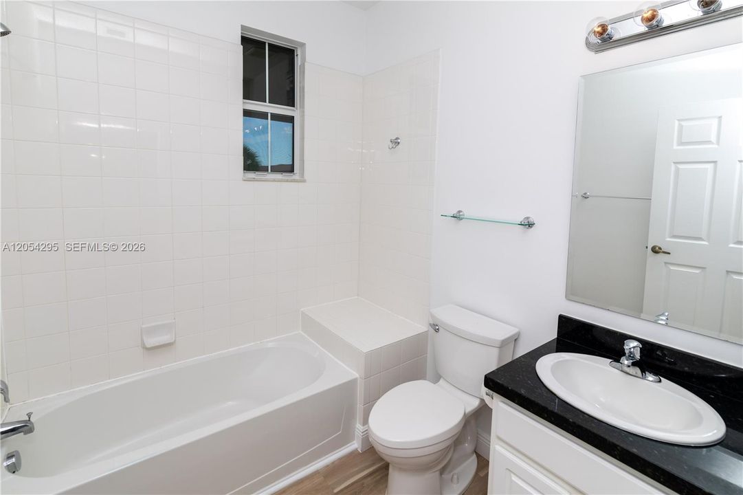 В аренду: $3,100 (3 спален, 2 ванн, 1660 Квадратных фут)