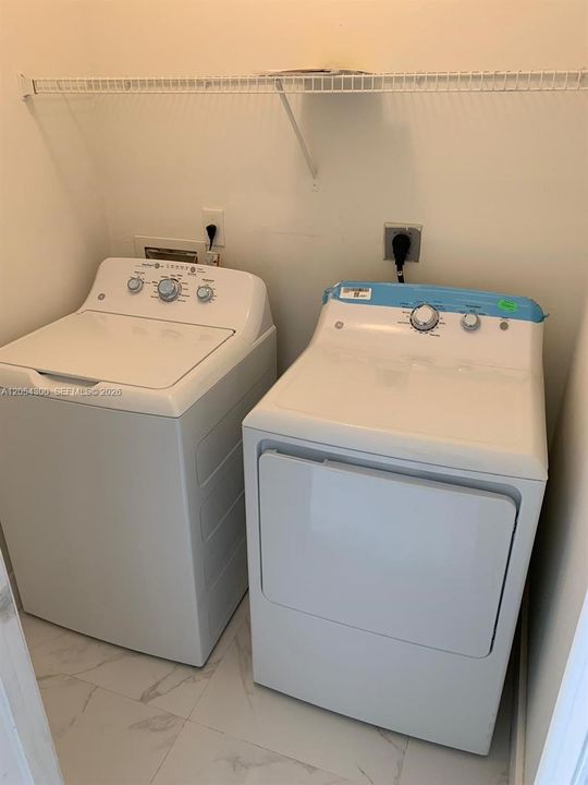 В аренду: $3,700 (3 спален, 2 ванн, 2250 Квадратных фут)