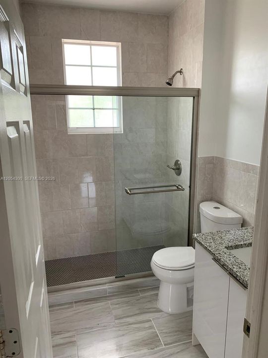 В аренду: $3,700 (3 спален, 2 ванн, 2250 Квадратных фут)