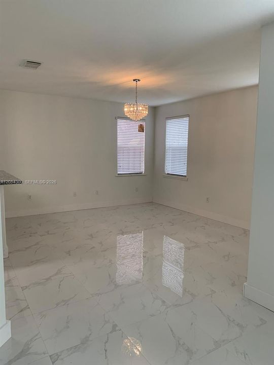 В аренду: $3,700 (3 спален, 2 ванн, 2250 Квадратных фут)