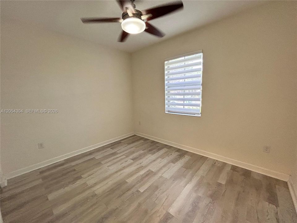 Activo con contrato: $3,895 (3 camas, 3 baños, 1852 Pies cuadrados)