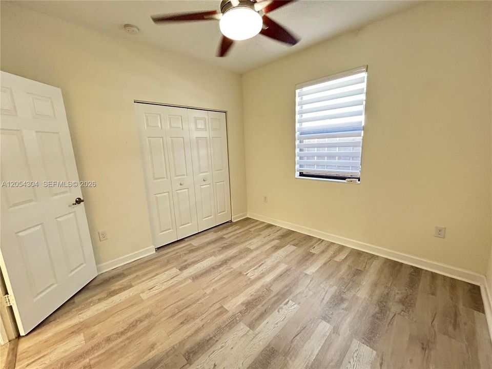 Activo con contrato: $3,895 (3 camas, 3 baños, 1852 Pies cuadrados)