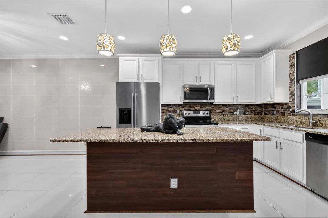 F14A3641