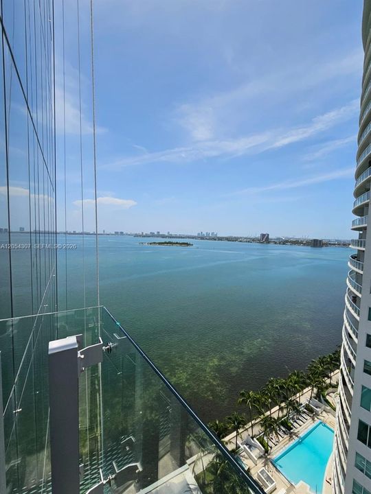 Active With Contract: $4,500 (1 beds, 1 baths, 776 Square Feet)