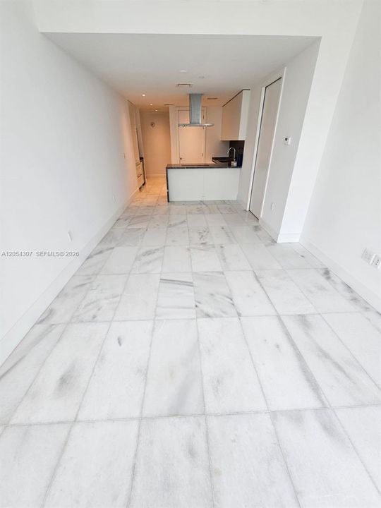 Active With Contract: $4,500 (1 beds, 1 baths, 776 Square Feet)
