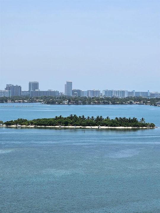 Active With Contract: $4,500 (1 beds, 1 baths, 776 Square Feet)
