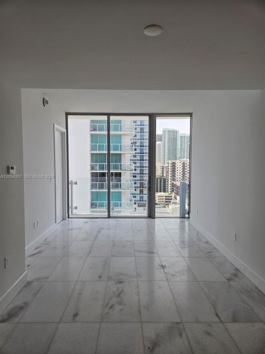 Active With Contract: $4,500 (1 beds, 1 baths, 776 Square Feet)