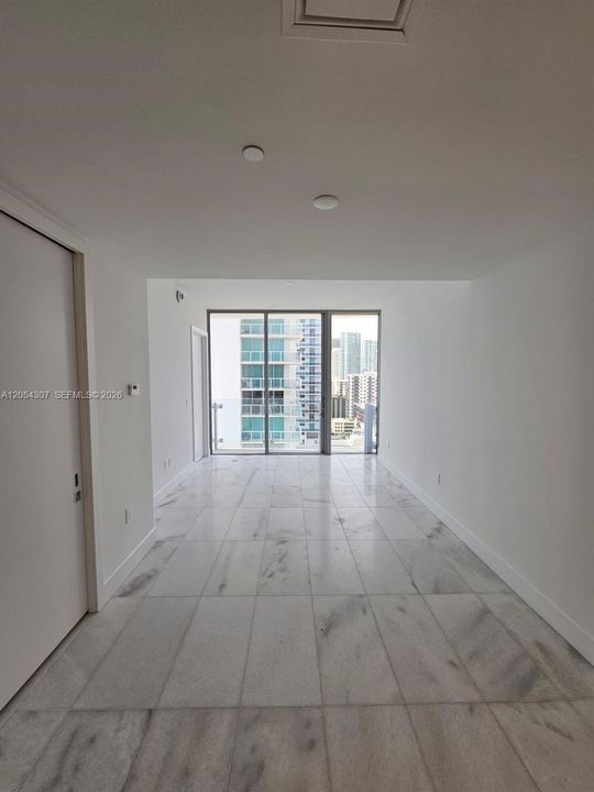 Active With Contract: $4,500 (1 beds, 1 baths, 776 Square Feet)