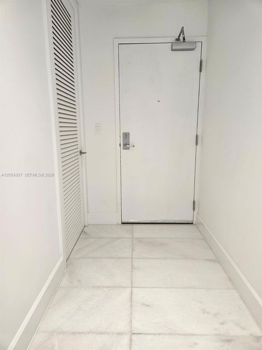 Active With Contract: $4,500 (1 beds, 1 baths, 776 Square Feet)