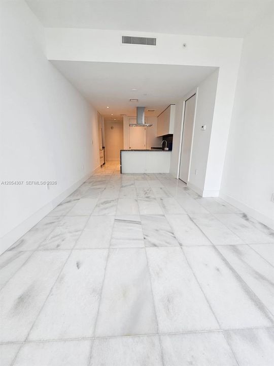 Active With Contract: $4,500 (1 beds, 1 baths, 776 Square Feet)