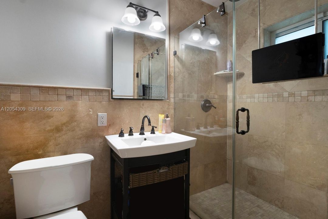 For Rent: $5,000 (3 beds, 2 baths, 1286 Square Feet)