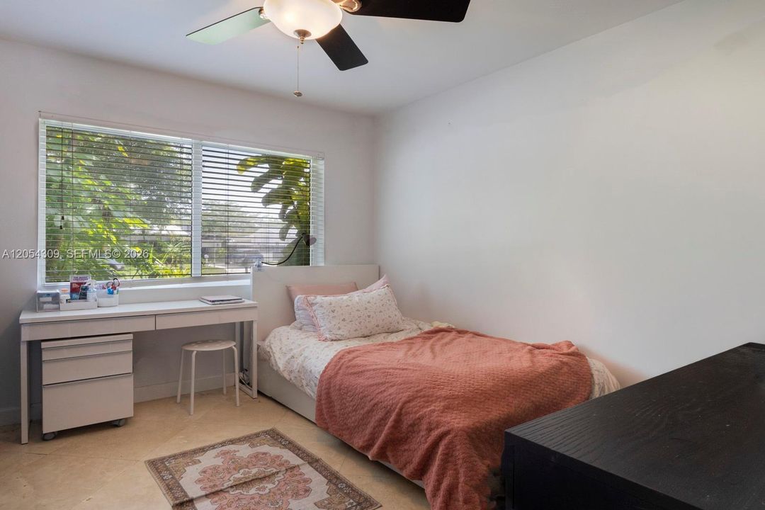 For Rent: $5,000 (3 beds, 2 baths, 1286 Square Feet)