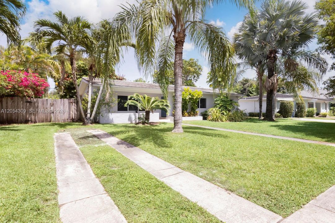For Rent: $5,000 (3 beds, 2 baths, 1286 Square Feet)