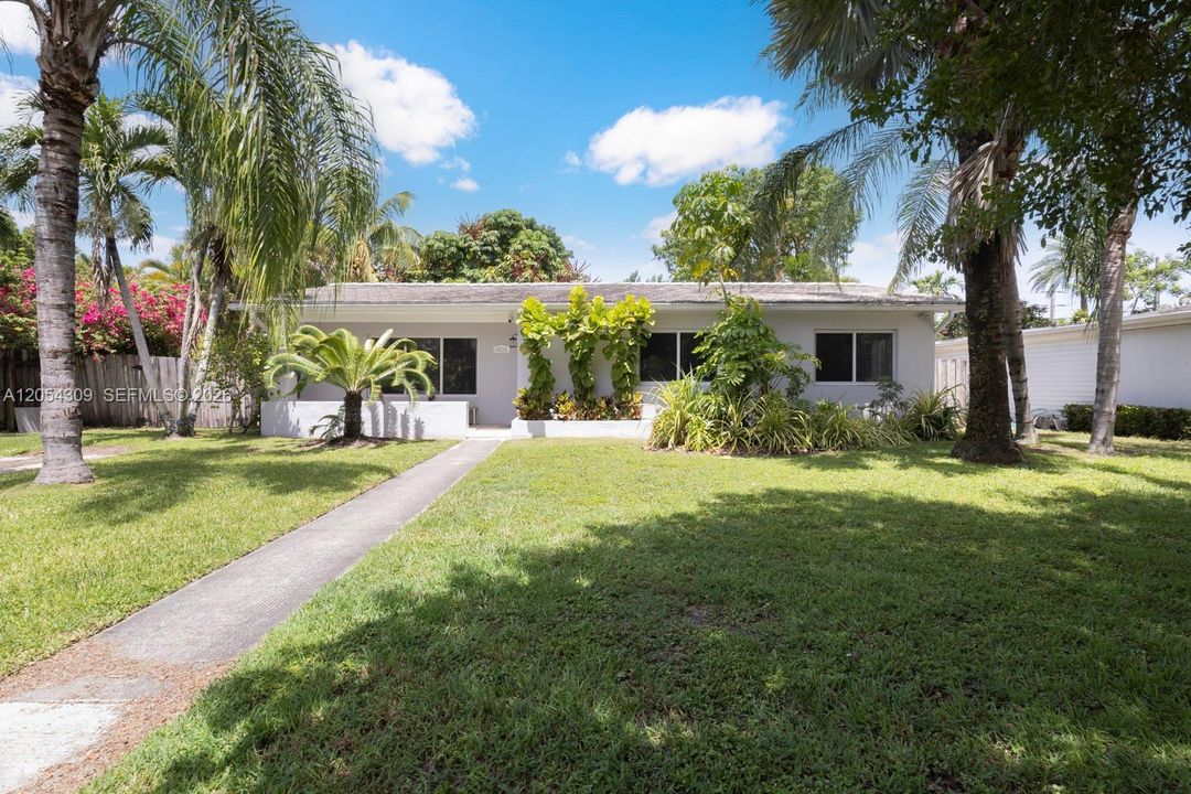 For Rent: $5,000 (3 beds, 2 baths, 1286 Square Feet)