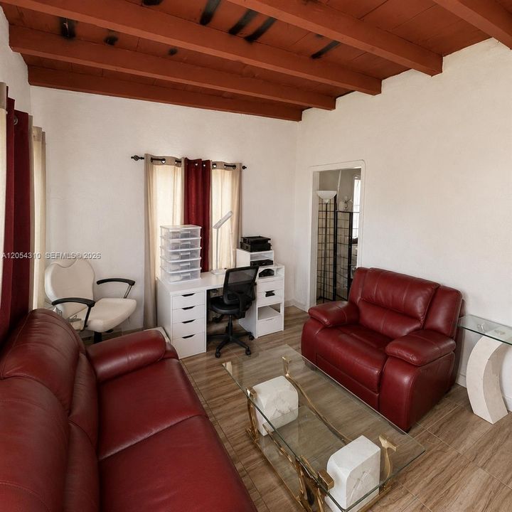 En Venta: $350,000 (2 camas, 1 baños, 720 Pies cuadrados)