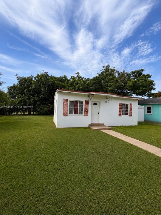 En Venta: $350,000 (2 camas, 1 baños, 720 Pies cuadrados)