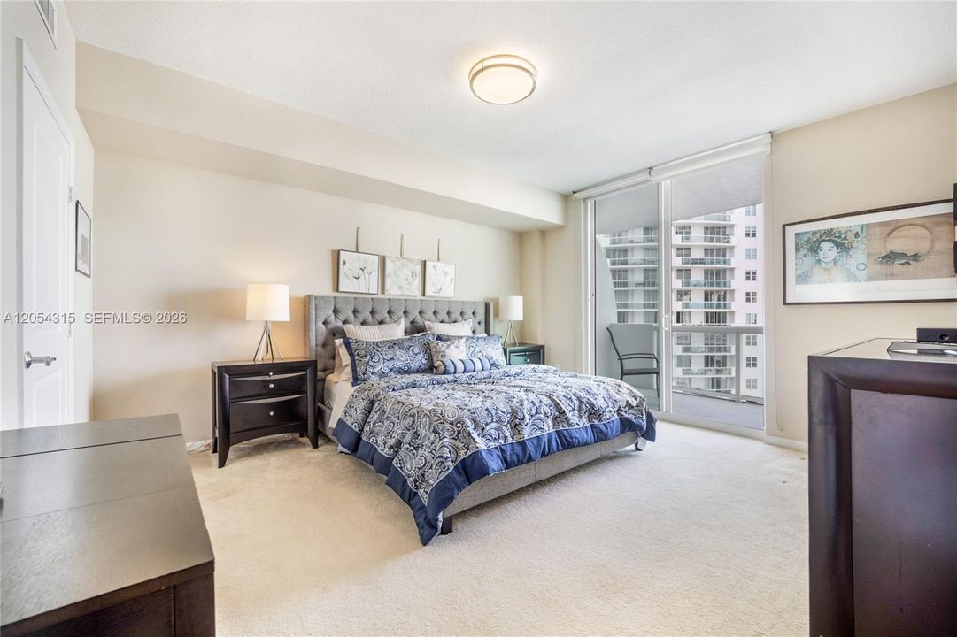 В аренду: $3,499 (2 спален, 2 ванн, 1251 Квадратных фут)