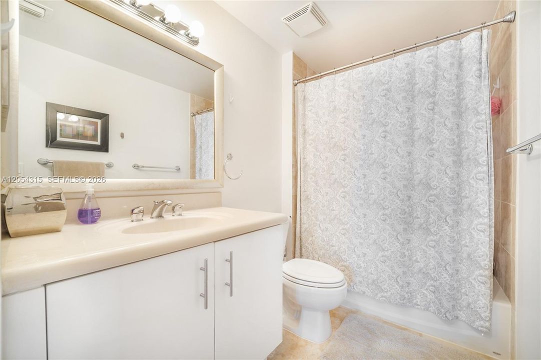 В аренду: $3,499 (2 спален, 2 ванн, 1251 Квадратных фут)