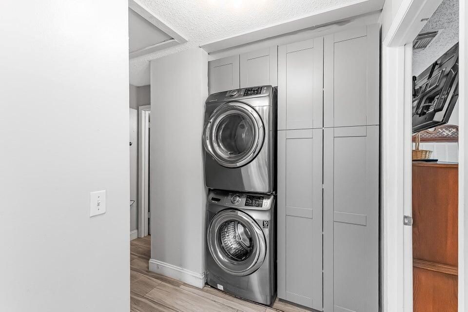 2826 stoneway 13