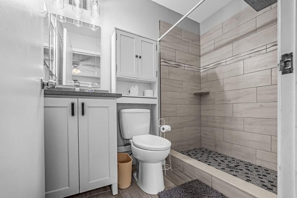 2826 stoneway 17