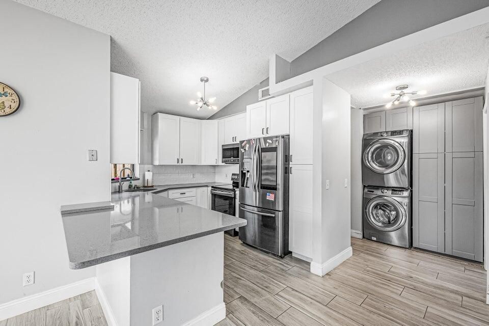 2826 stoneway 12