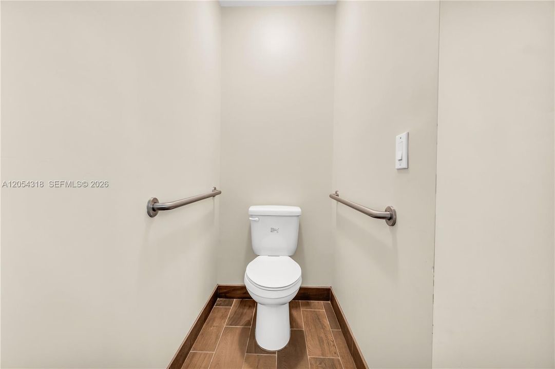 For Sale: $735,000 (3 beds, 2 baths, 1753 Square Feet)