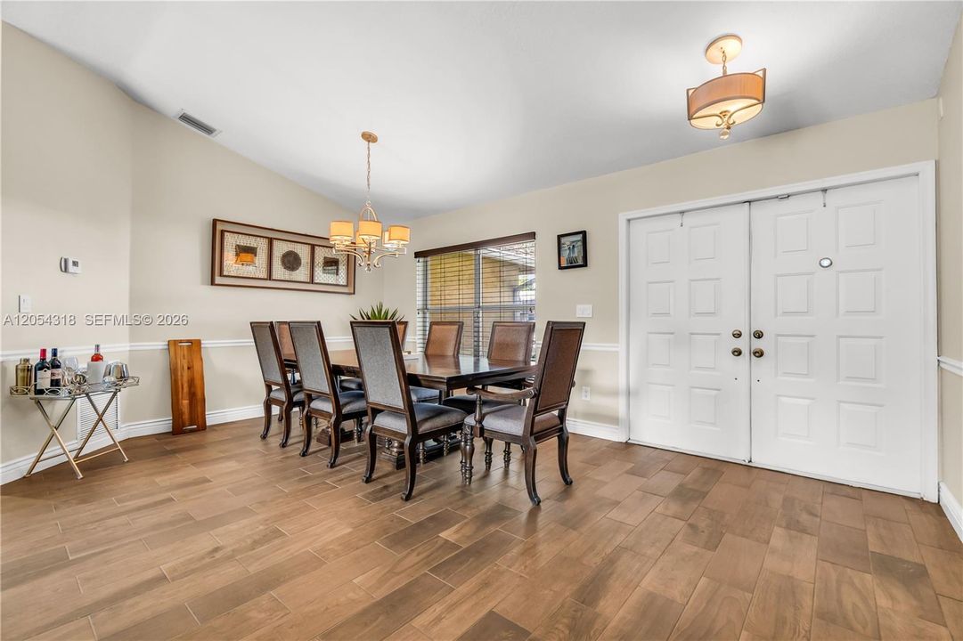 For Sale: $735,000 (3 beds, 2 baths, 1753 Square Feet)