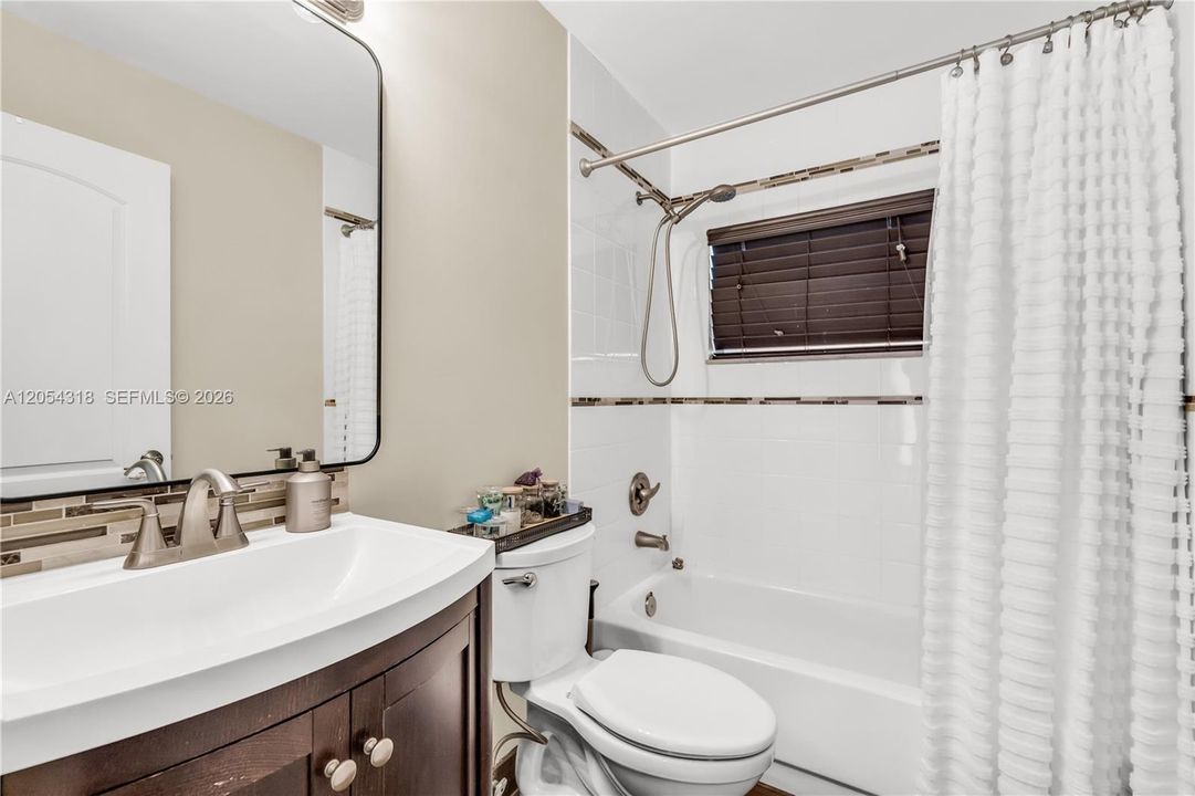 For Sale: $735,000 (3 beds, 2 baths, 1753 Square Feet)